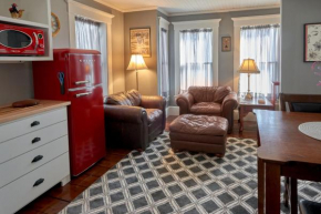 Small but charming 2 room private studio with bath